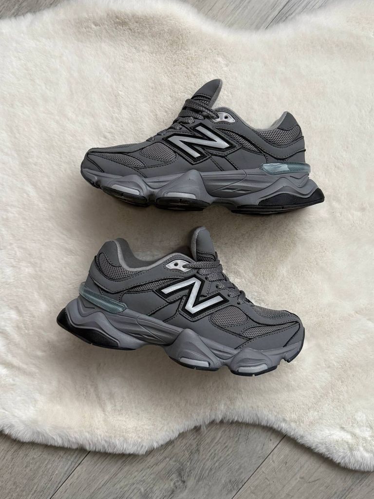 Кросівки сірі New Balance 9060 Shadow Grey