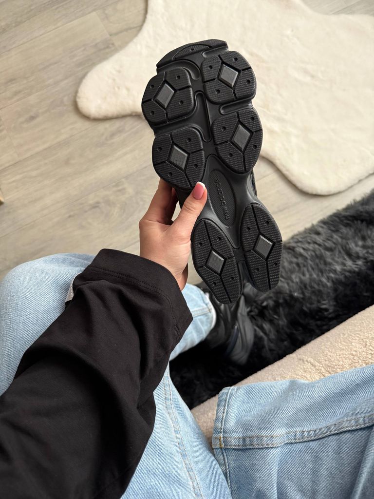 Кросівки чорні New Balance 9060 Triple Black Leather