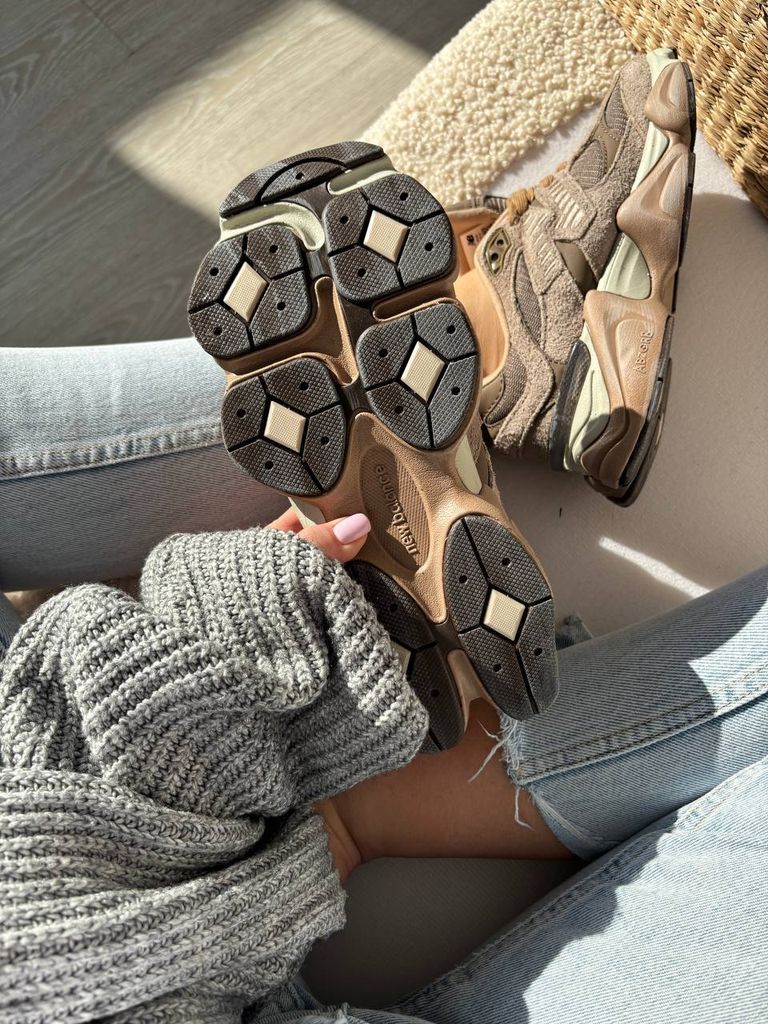 Кросівки бежеві New Balance 9060 Brown 