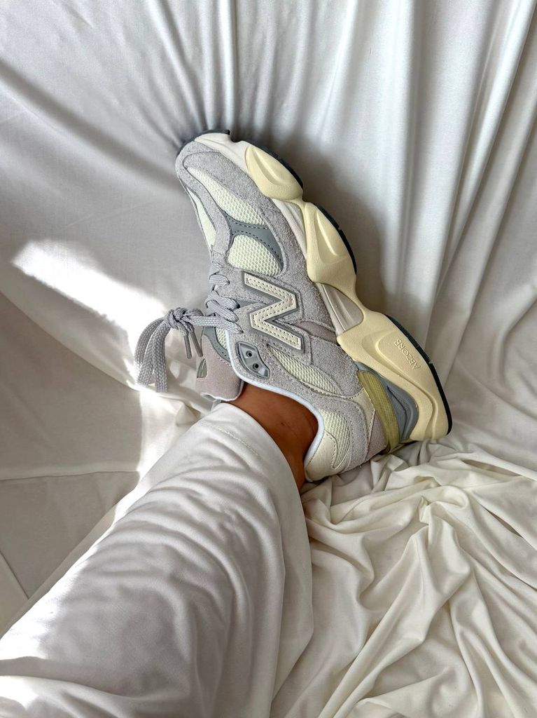 Кросівки сірі New Balance 9060 Quartz Grey