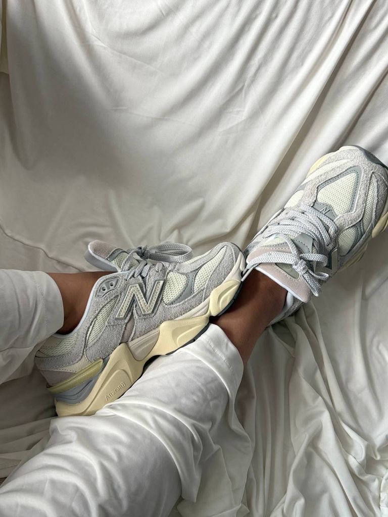 Кросівки сірі New Balance 9060 Quartz Grey