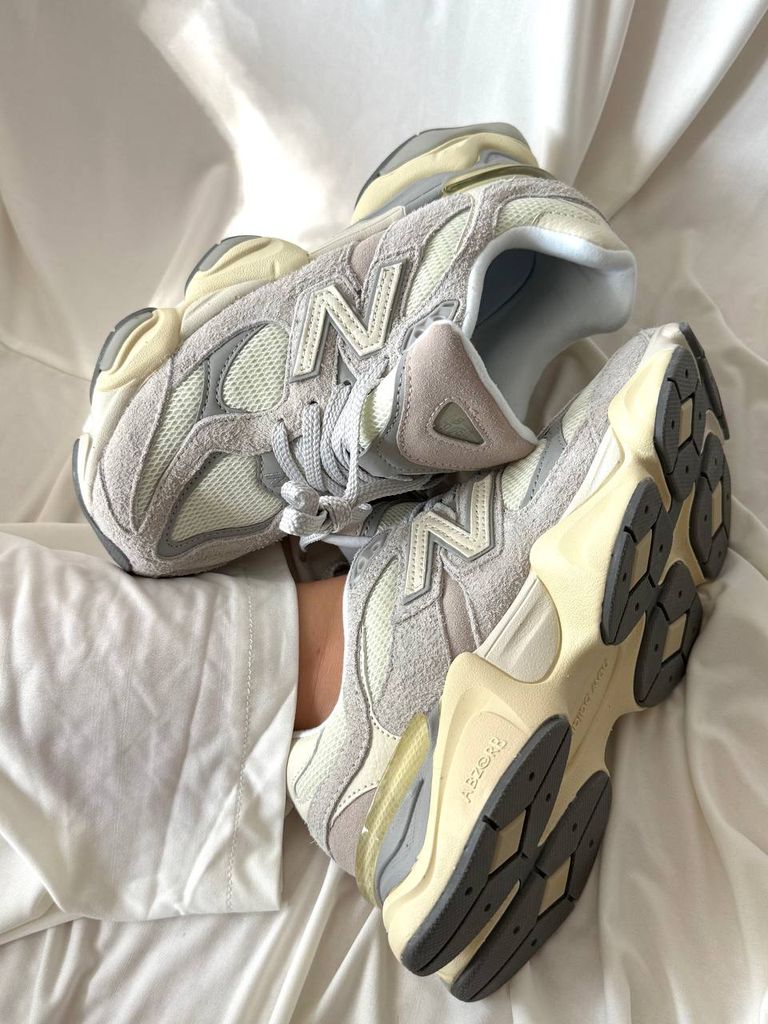 Кросівки сірі New Balance 9060 Quartz Grey