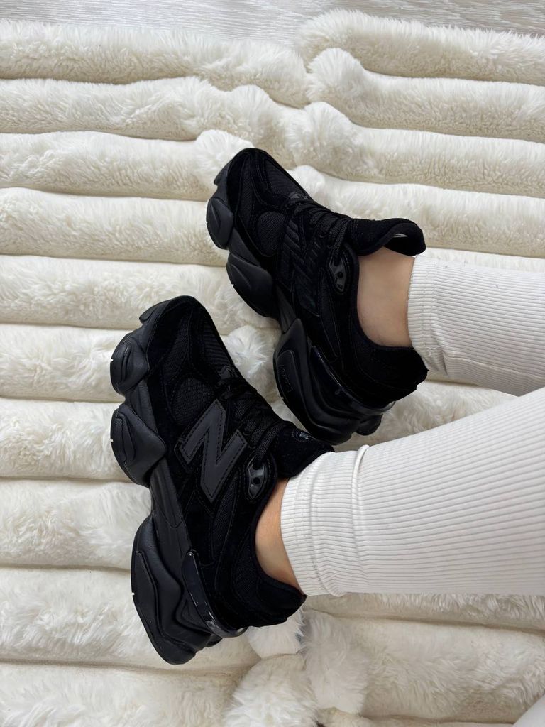 Кросівки чорні New Balance 9060 Triple Black