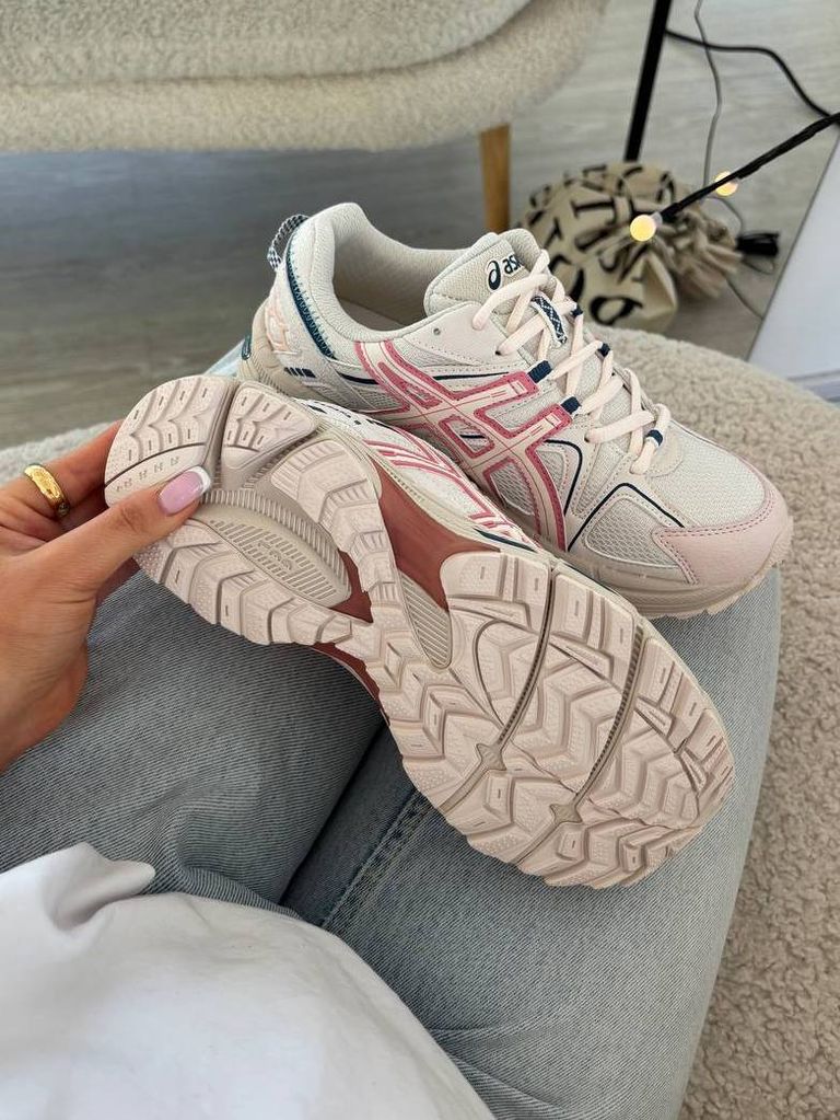 Кросівки бежеві Asics Gel Kahana Milk Pink