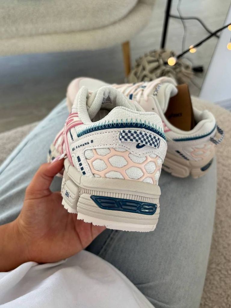 Кросівки бежеві Asics Gel Kahana Milk Pink