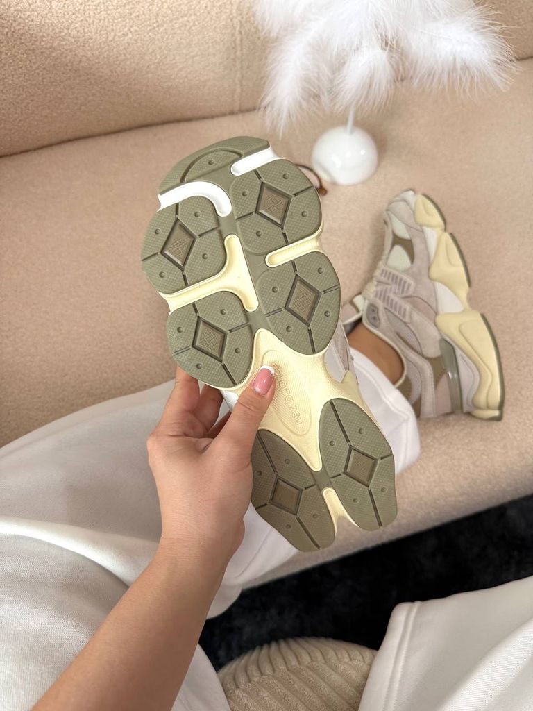 Кросівки бежеві New Balance 9060 Sea Salt Brown