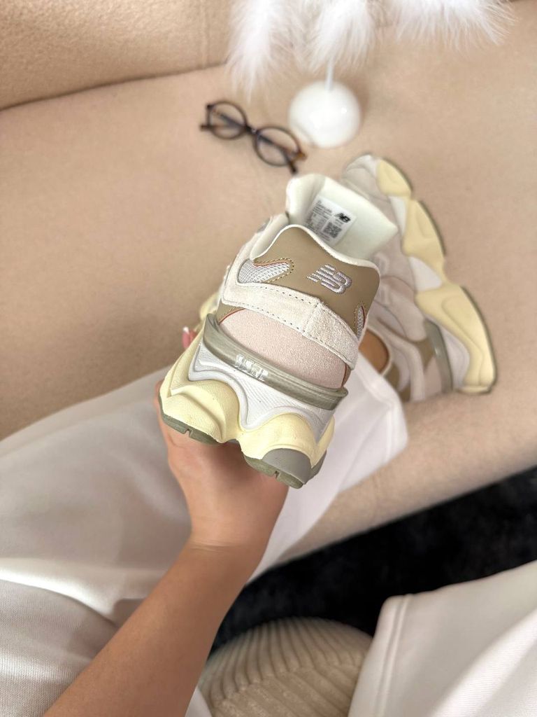 Кросівки бежеві New Balance 9060 Sea Salt Brown