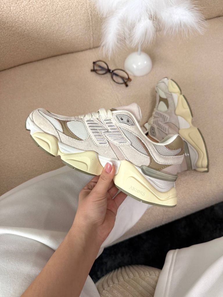 Кросівки бежеві New Balance 9060 Sea Salt Brown