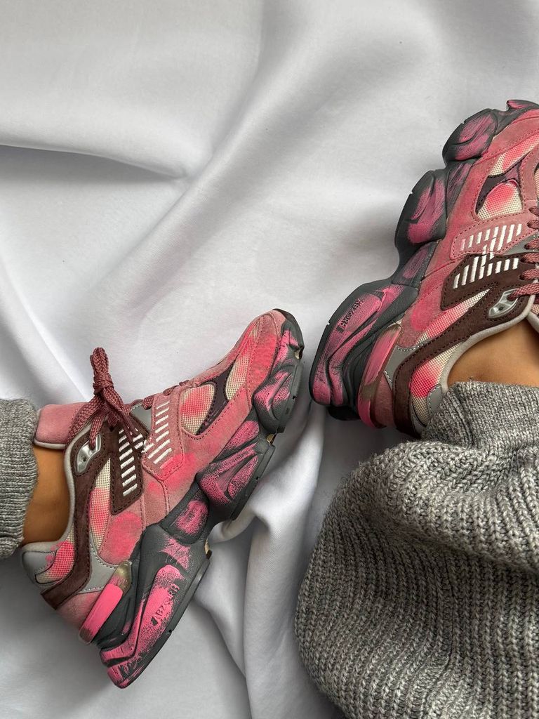 Кросівки рожево-сірі New Balance 9060 Custom Pink