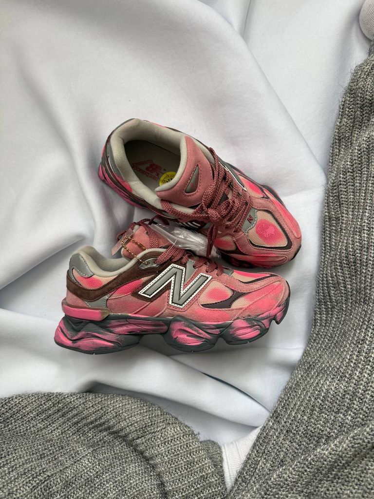 Кросівки рожево-сірі New Balance 9060 Custom Pink