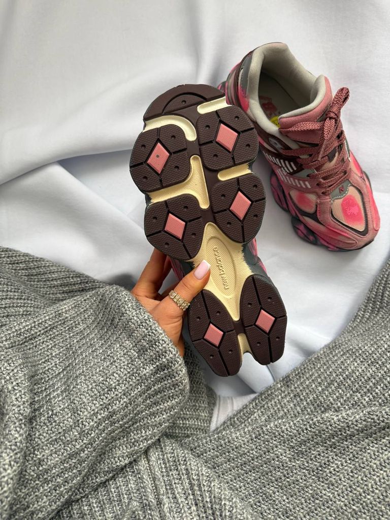 Кросівки рожево-сірі New Balance 9060 Custom Pink