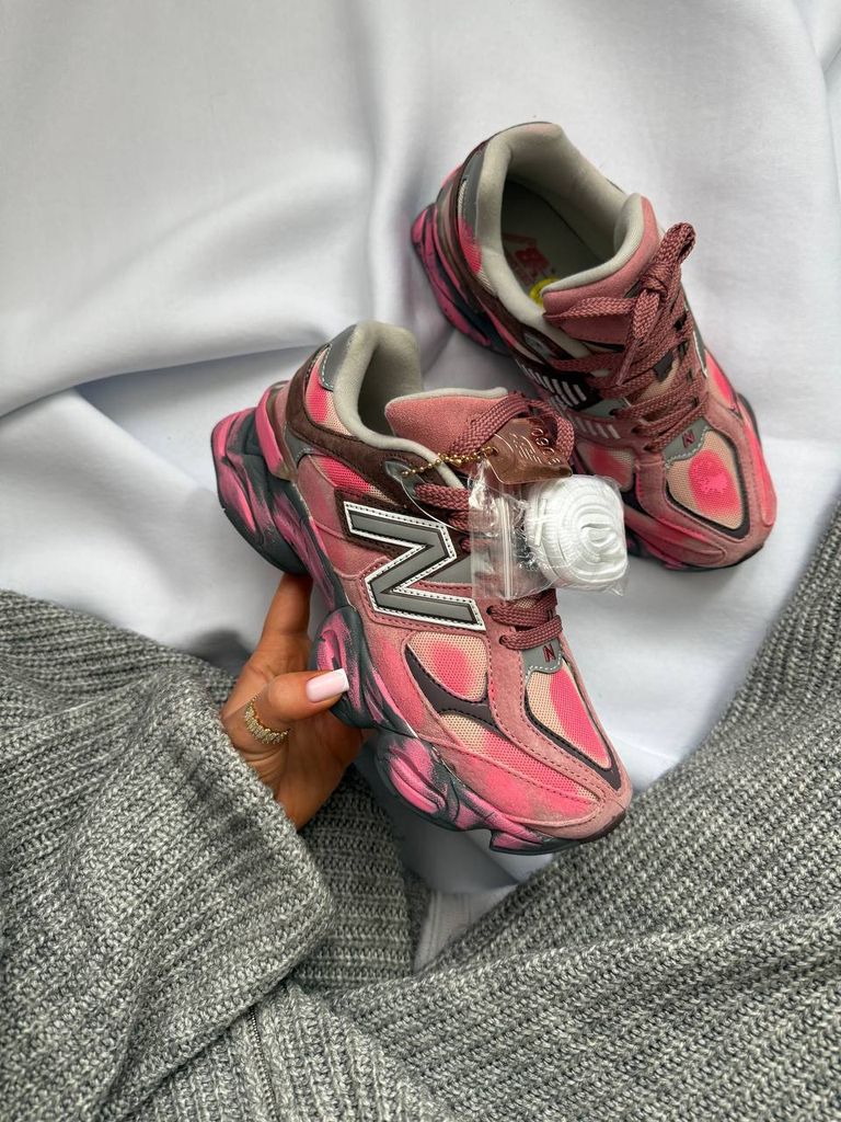Кросівки рожево-сірі New Balance 9060 Custom Pink