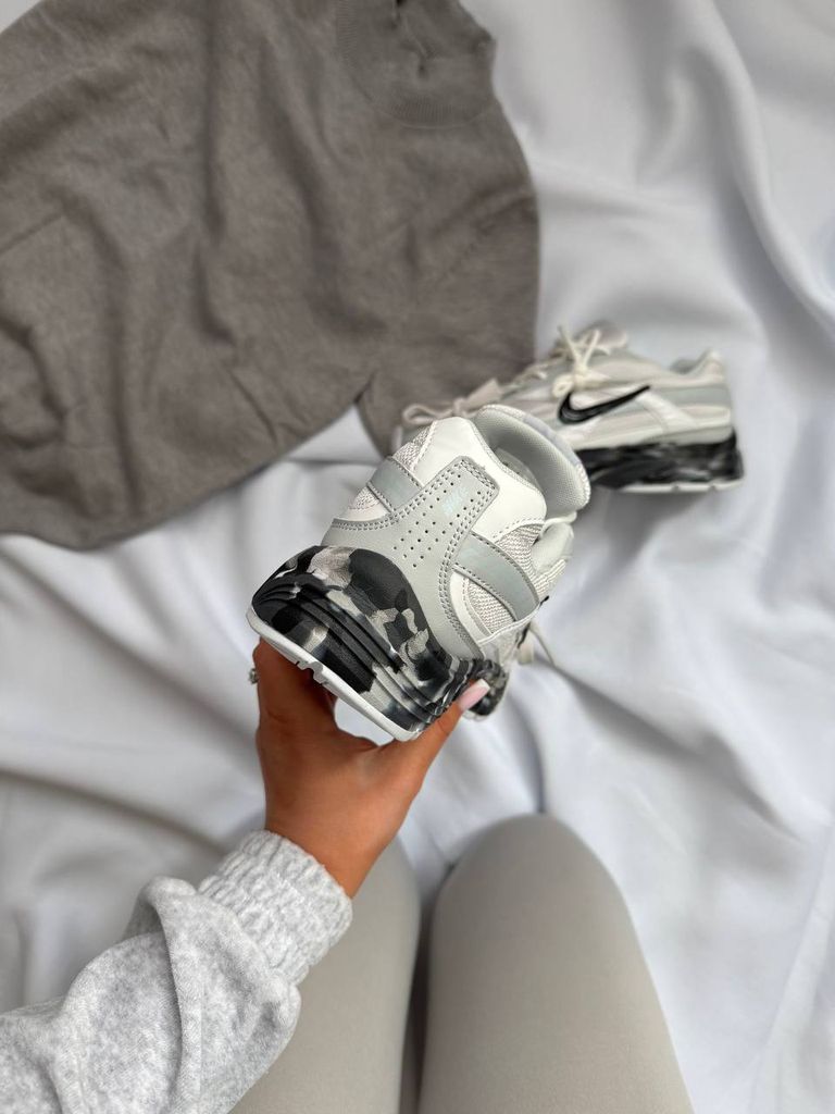 Кросівки сірі Nike Initiator Custom Grey