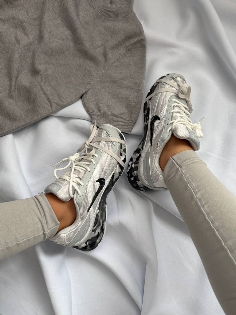 Кросівки сірі Nike Initiator Custom Grey