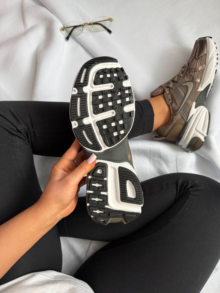 Кросівки бронза Nike V2K Runtekk Mink Brown