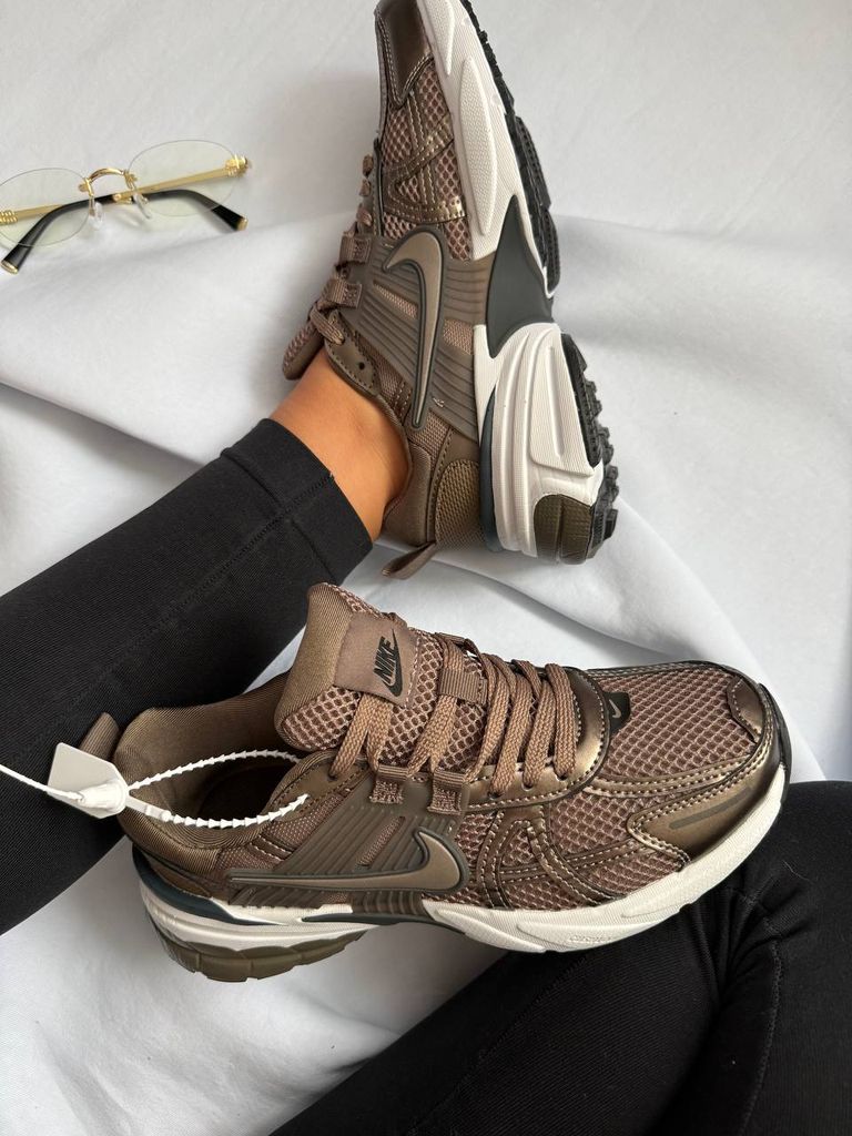 Кросівки бронза Nike V2K Runtekk Mink Brown