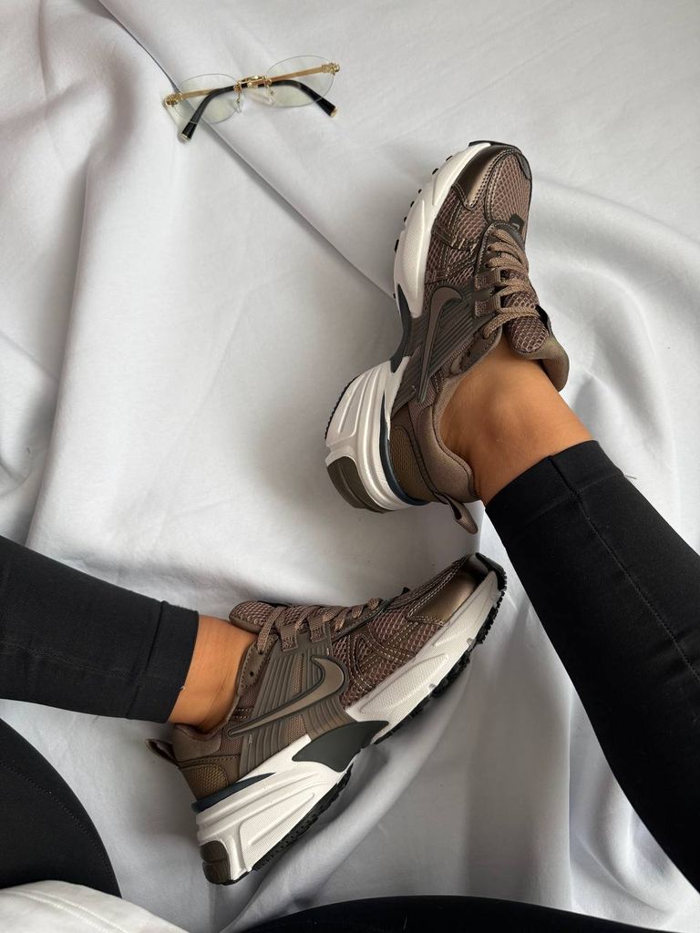 Кросівки бронза Nike V2K Runtekk Mink Brown