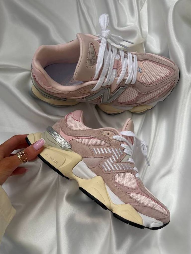 Кросівки бежево-рожеві New Balance 9060 Pink