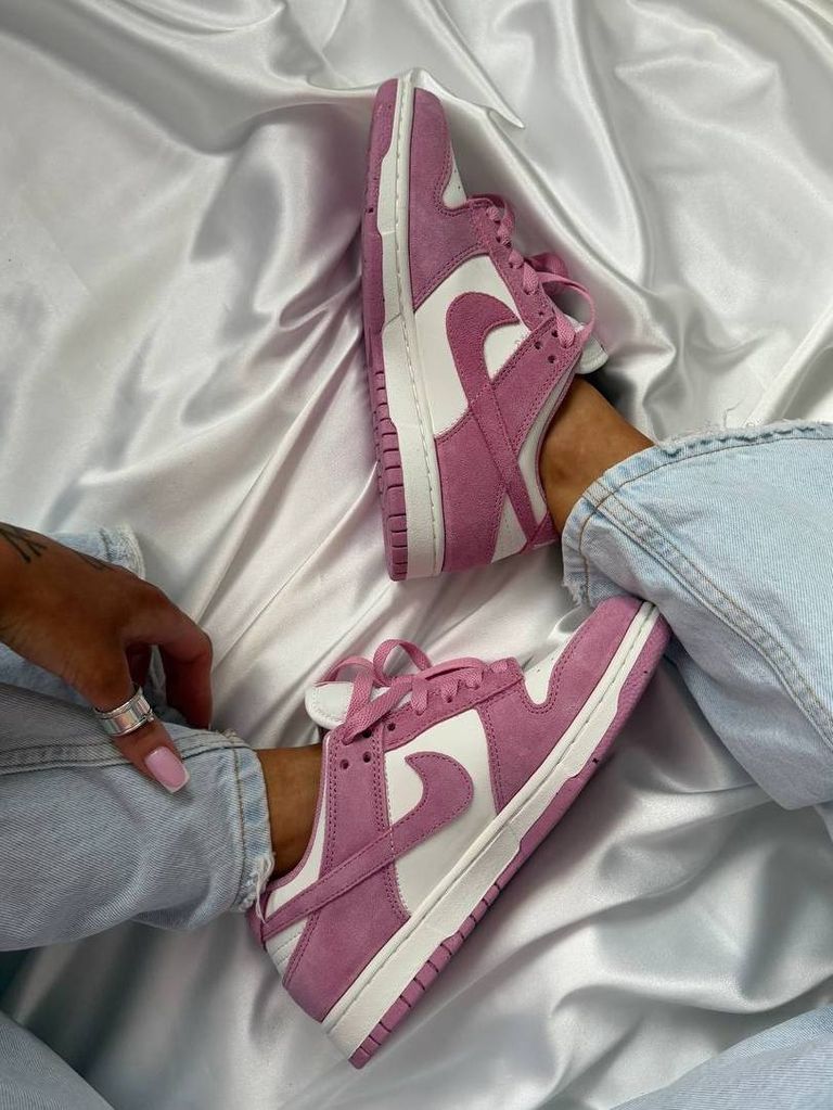 Кросівки біло-рожеві Nike SB Dunk Low White Pink