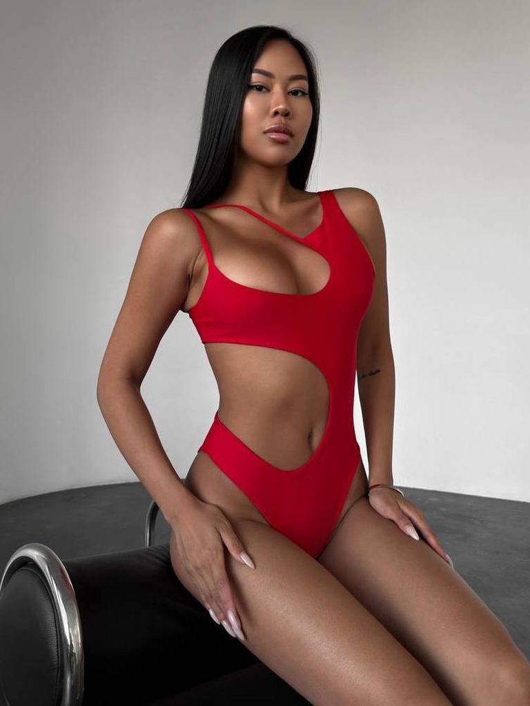 Купальник монокіні з фігурними вирізами