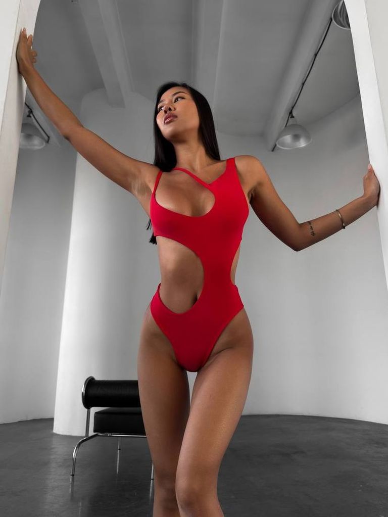 Купальник монокіні з фігурними вирізами