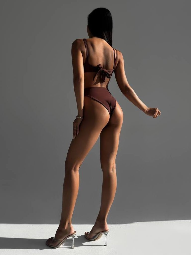 Купальник монокіні з фігурними вирізами