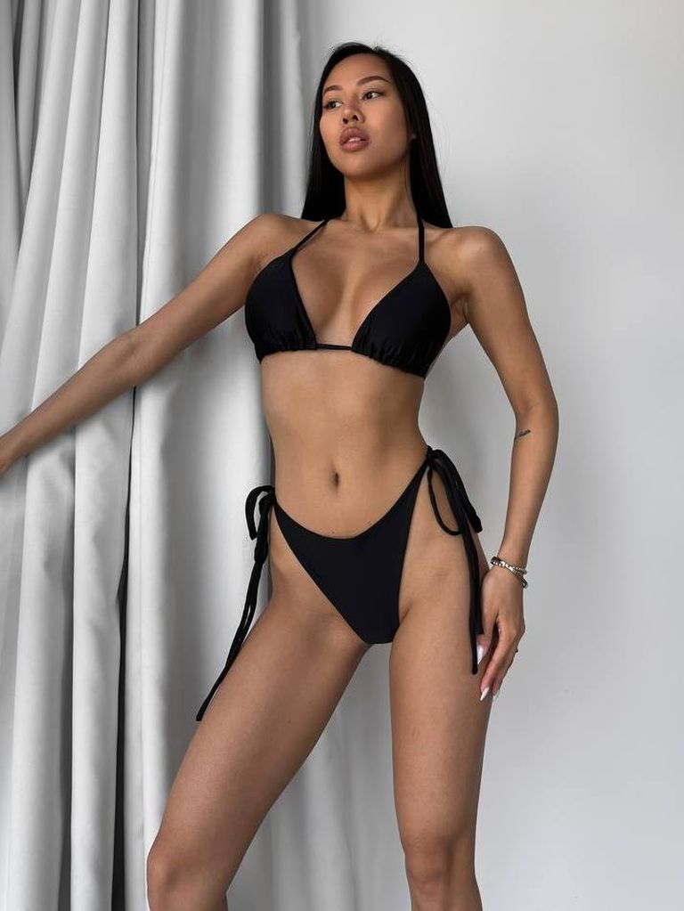 Чорний купальник бікіні на зав'язках 