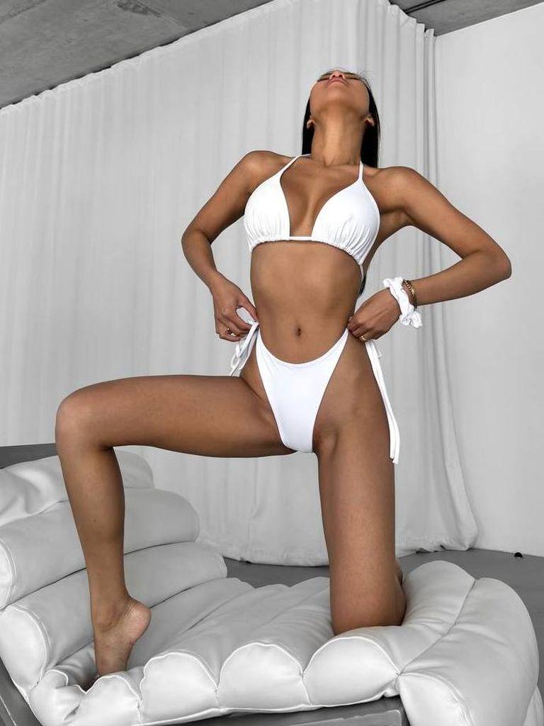 Білий купальник бікіні на зав'язках 