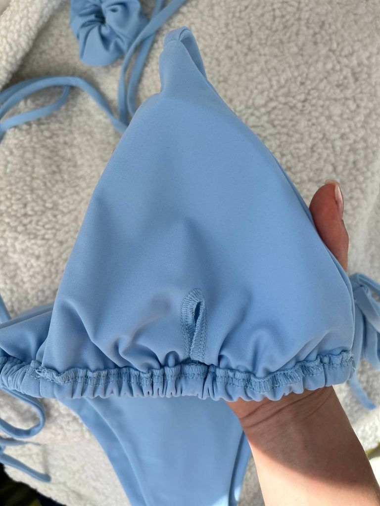 Блакитний купальник бікіні на зав'язках 