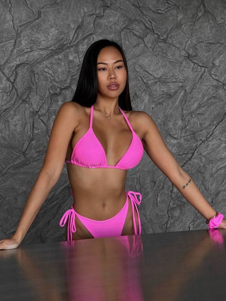 Рожевий купальник бікіні на зав'язках 