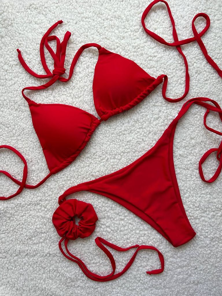 Червоний купальник бікіні на зав'язках 