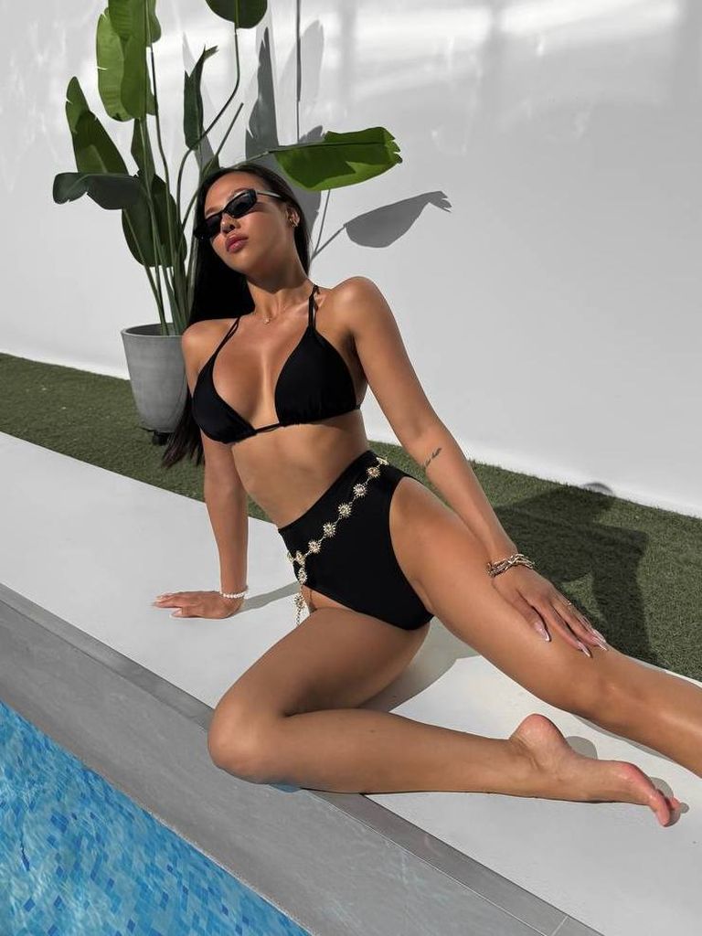 Купальник чорний з високими плавками