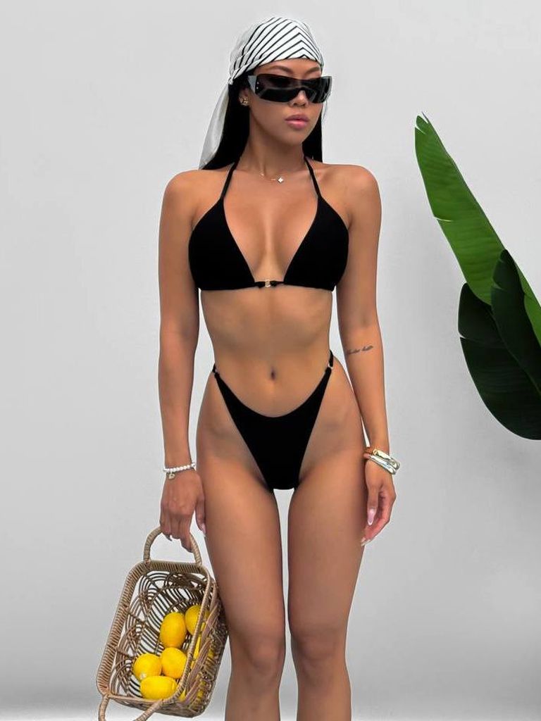 Купальник бікіні чорний мінімалістичний