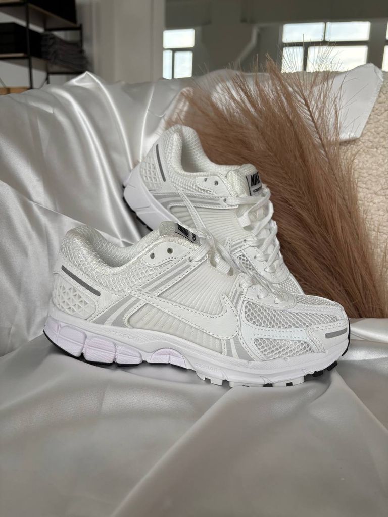 Кросівки білі Nike Vomero Zoom 5 White