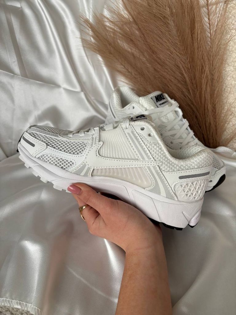 Кросівки білі Nike Vomero Zoom 5 White