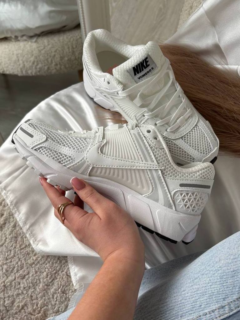 Кросівки білі Nike Vomero Zoom 5 White