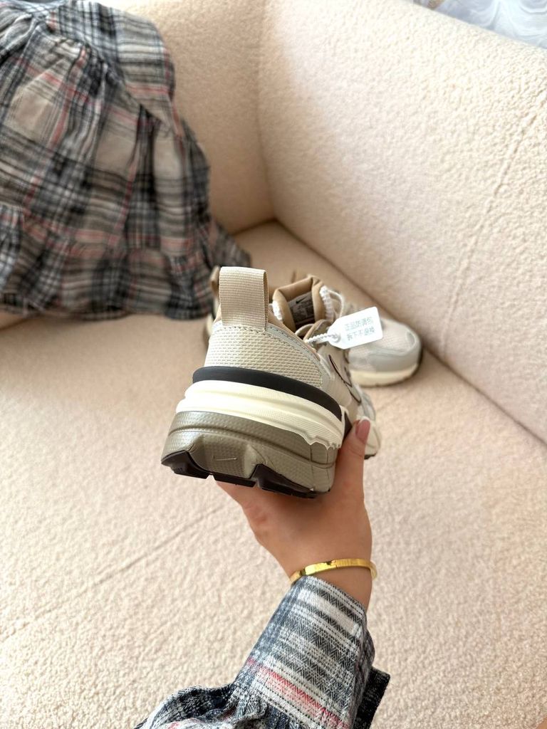 Кросівки Nike V2K Runtekk White Light Brown 