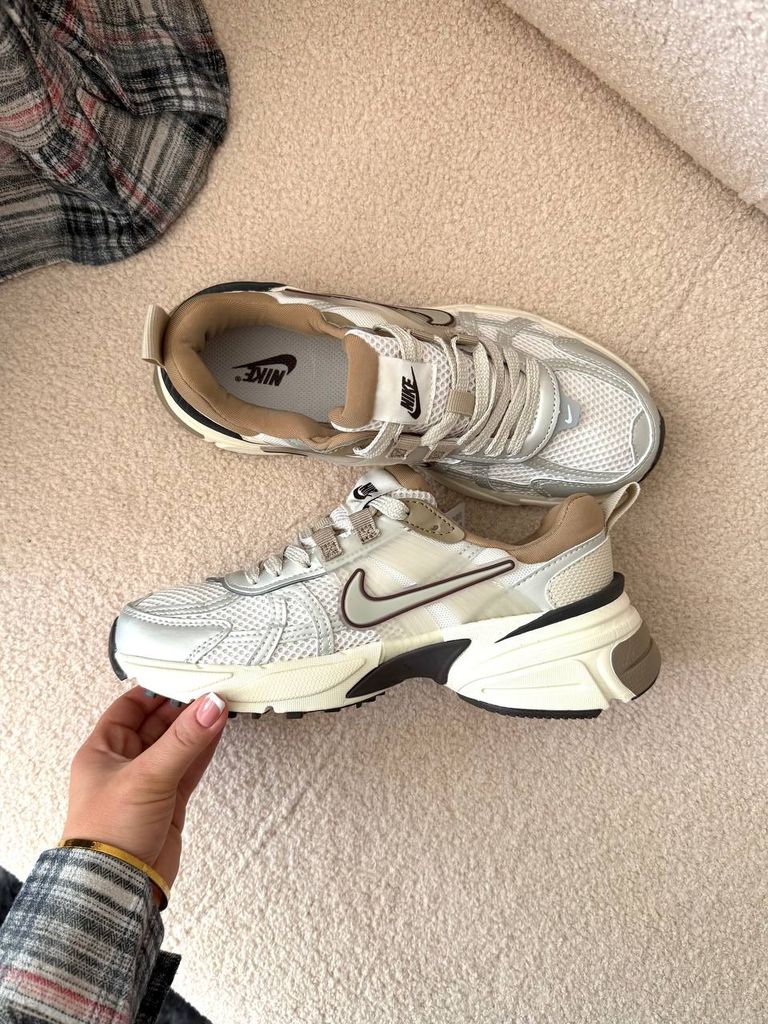 Кросівки Nike V2K Runtekk White Light Brown 