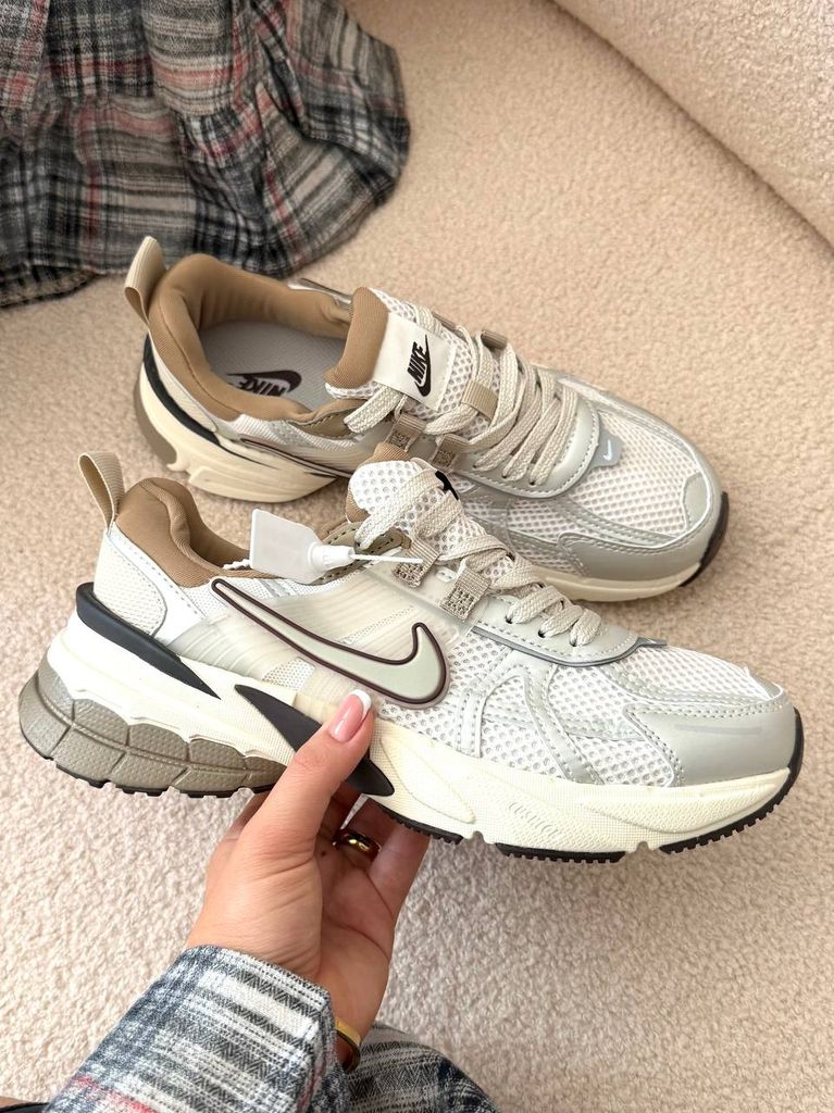 Кросівки Nike V2K Runtekk White Light Brown 
