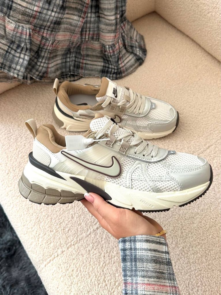 Кросівки Nike V2K Runtekk White Light Brown 