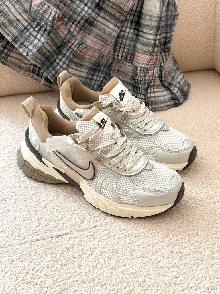 Кросівки Nike V2K Runtekk White Light Brown 