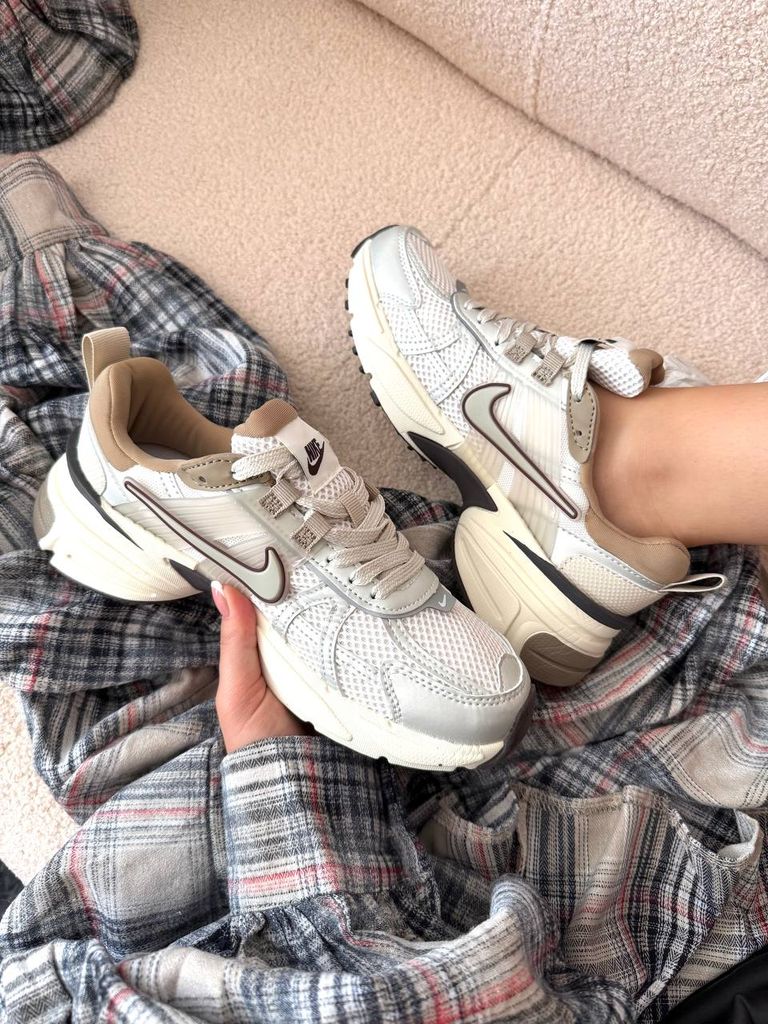 Кросівки Nike V2K Runtekk White Light Brown 