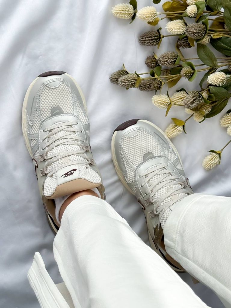 Кросівки Nike V2K Runtekk White Light Brown 