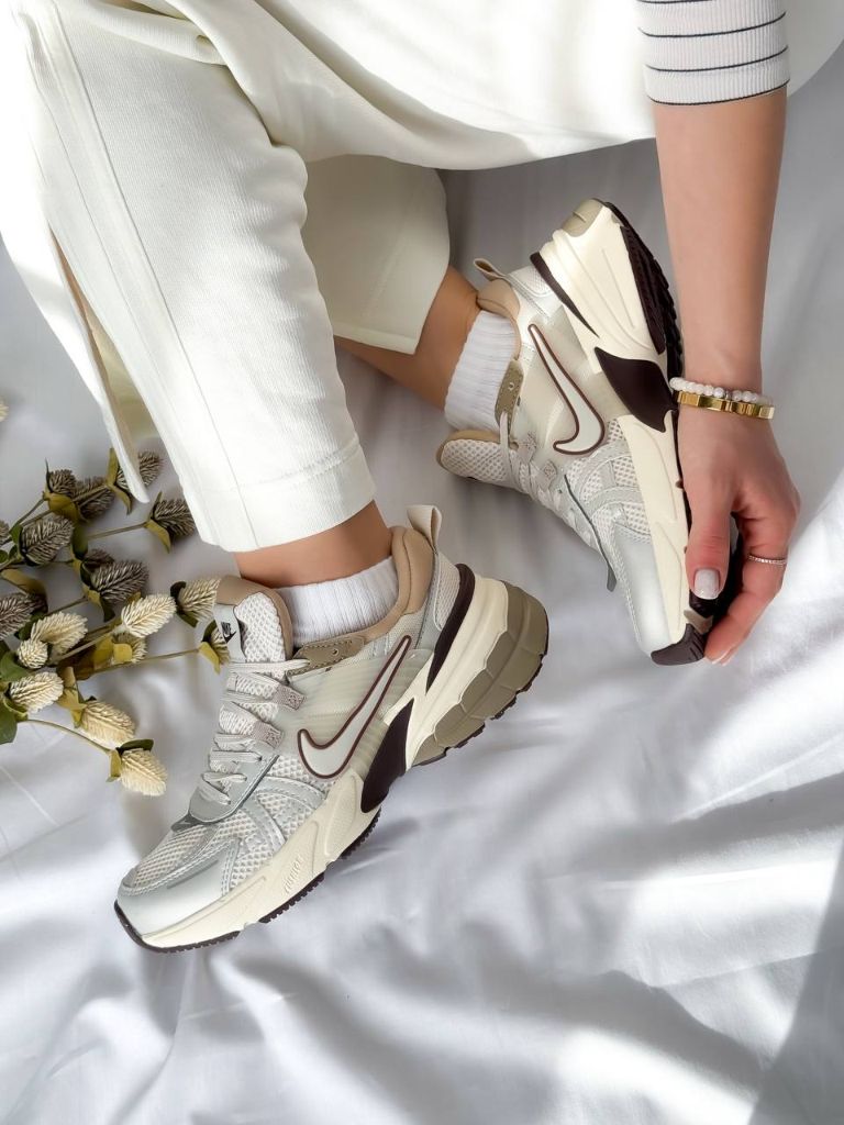 Кросівки Nike V2K Runtekk White Light Brown 