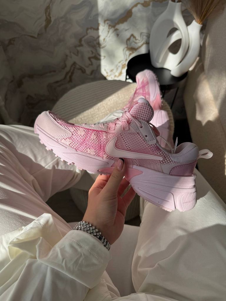 Кросівки рожеві Nike V2K Runtekk White Pink Flowers