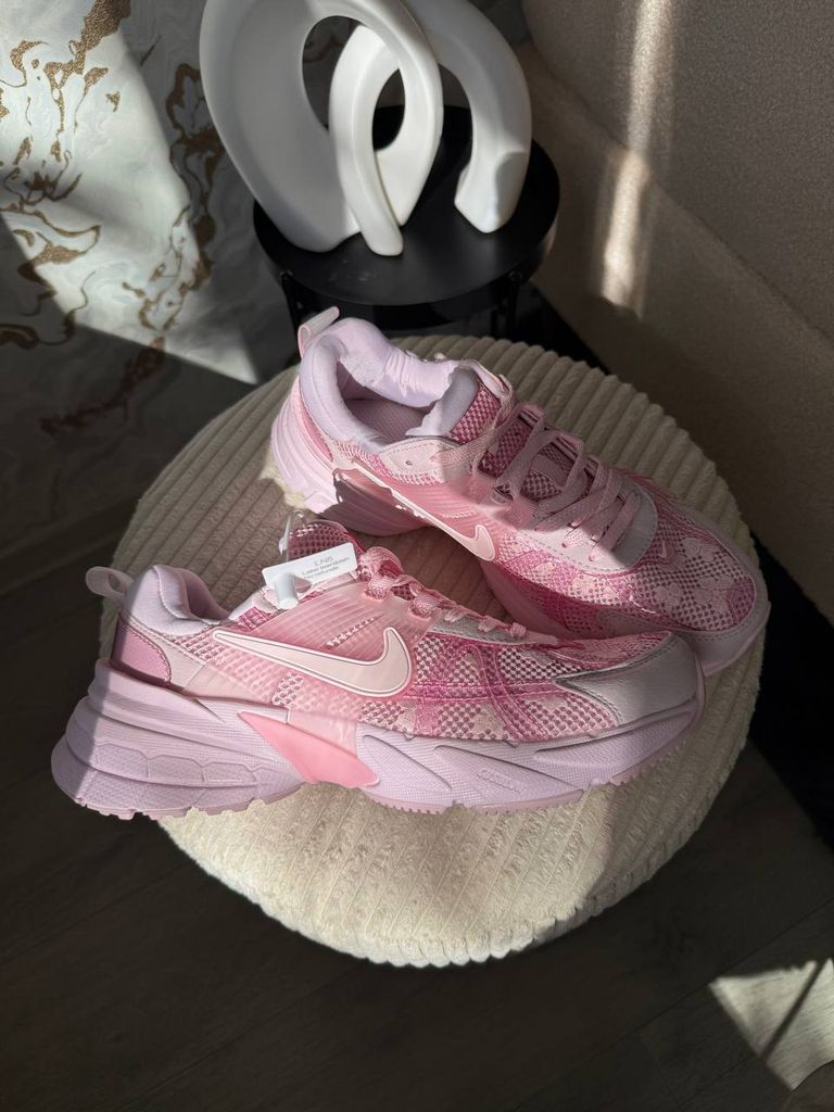 Кросівки рожеві Nike V2K Runtekk White Pink Flowers
