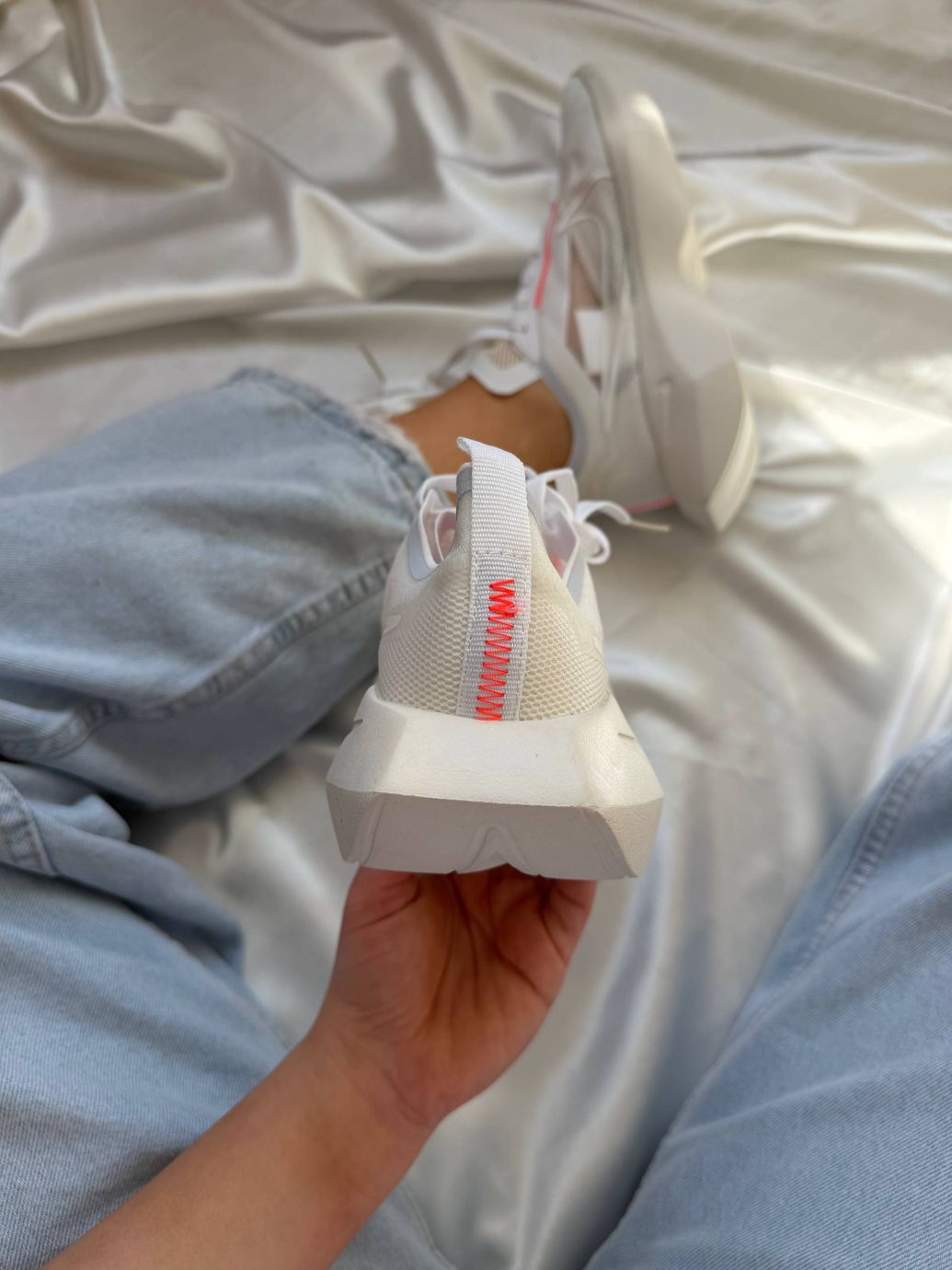 Кросівки білі літні з сітки Nike Vista White-Red