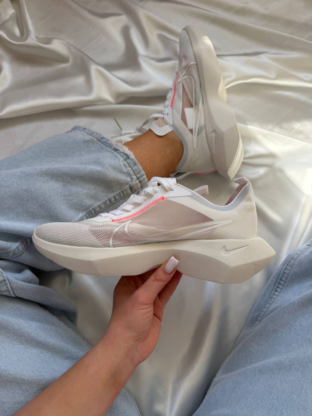 Кросівки білі літні з сітки Nike Vista White-Red