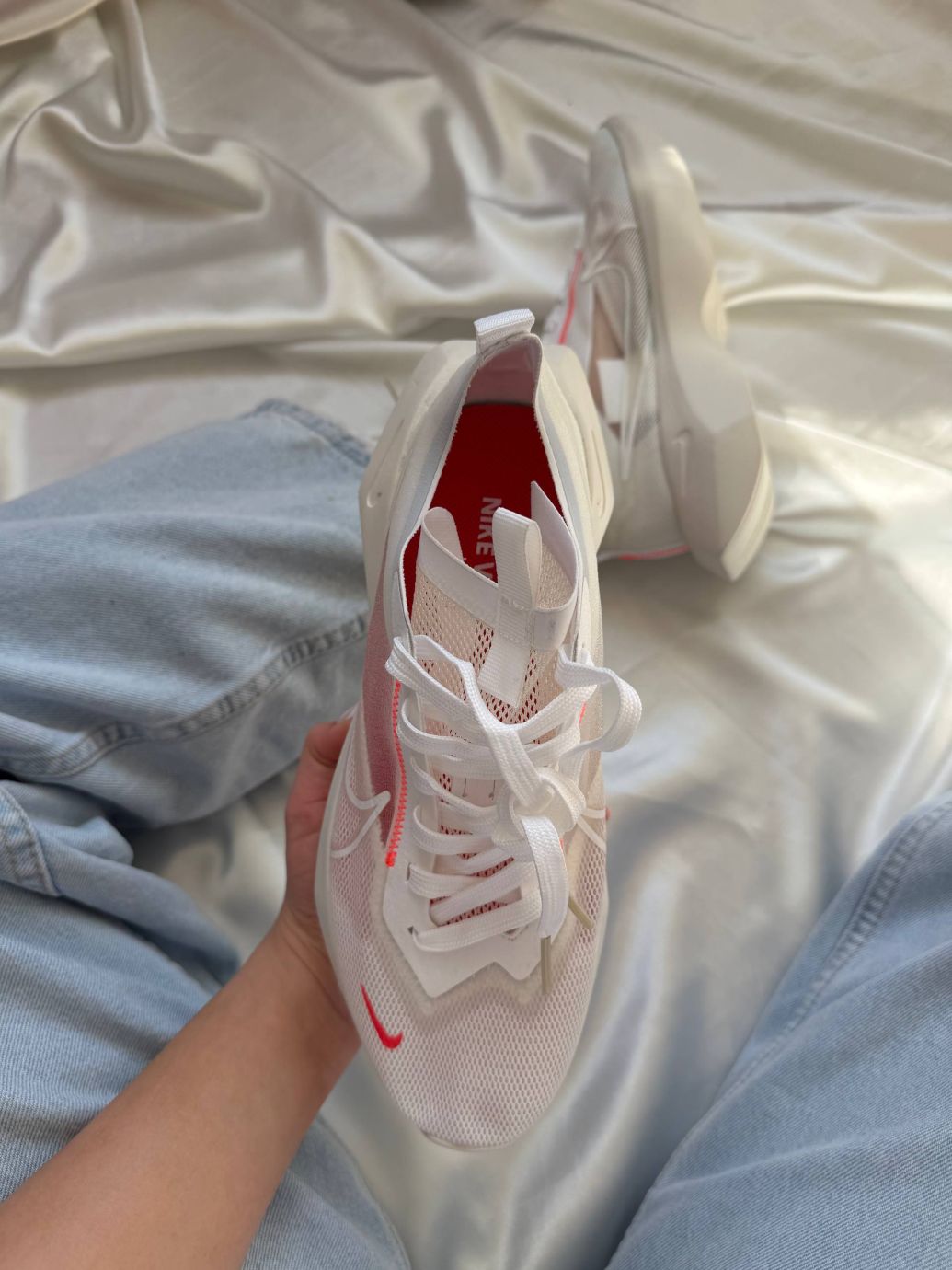 Кросівки білі літні з сітки Nike Vista White-Red