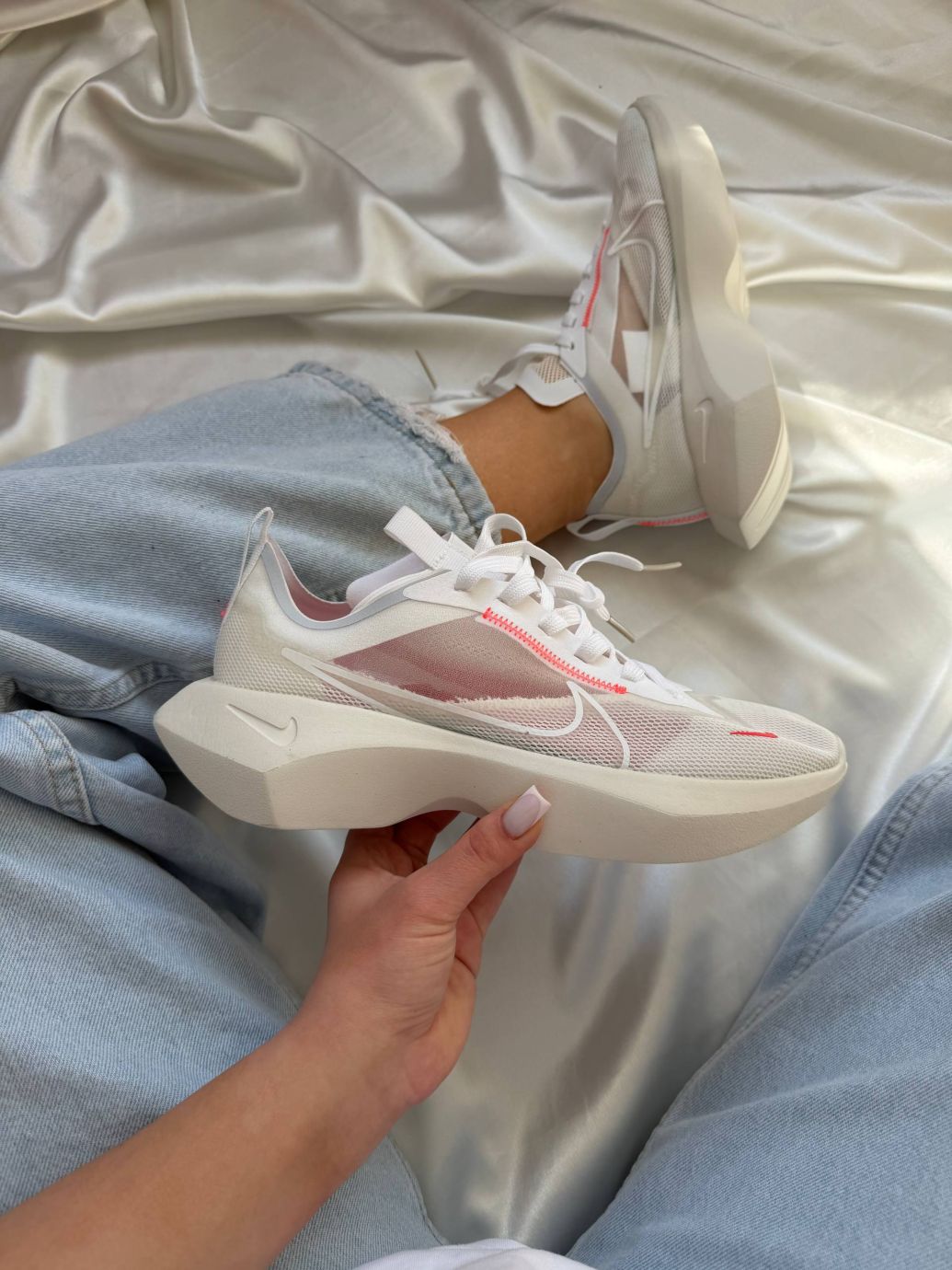Кросівки білі літні з сітки Nike Vista White-Red